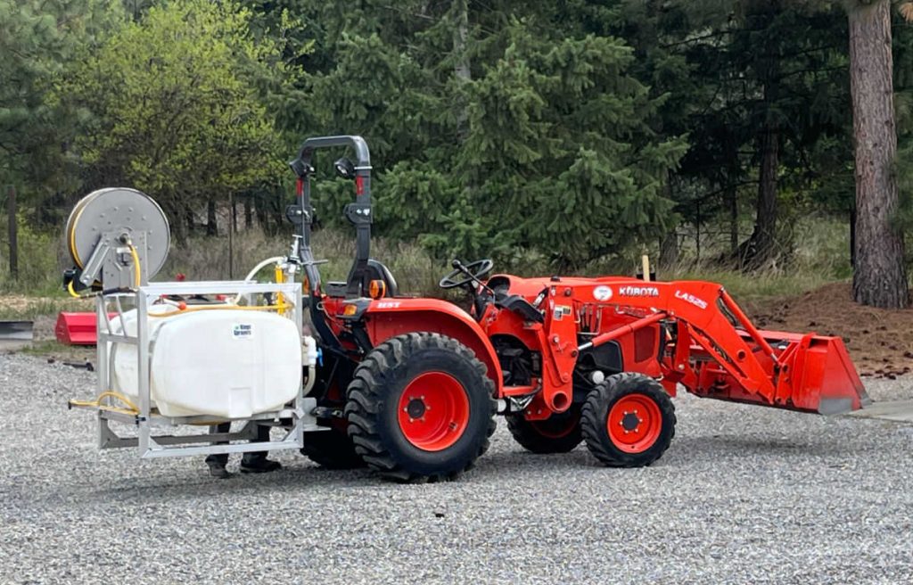 Sprayer setup for spraying bark beetles on pine trees